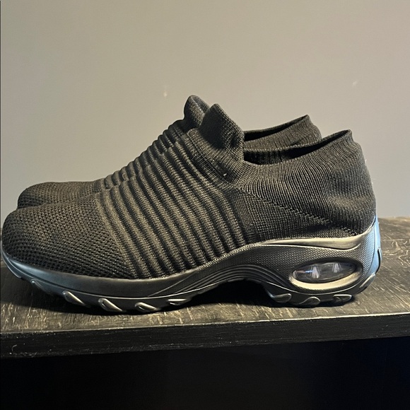 Unbranded Shoes - Black Slip-On Women’s Sneakers 9